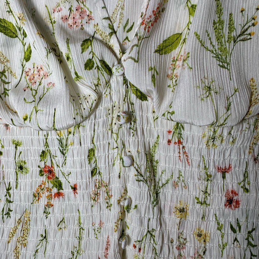 H&M SHORT V-NECK FLORAL BLOUSE - Picture 3 of 6